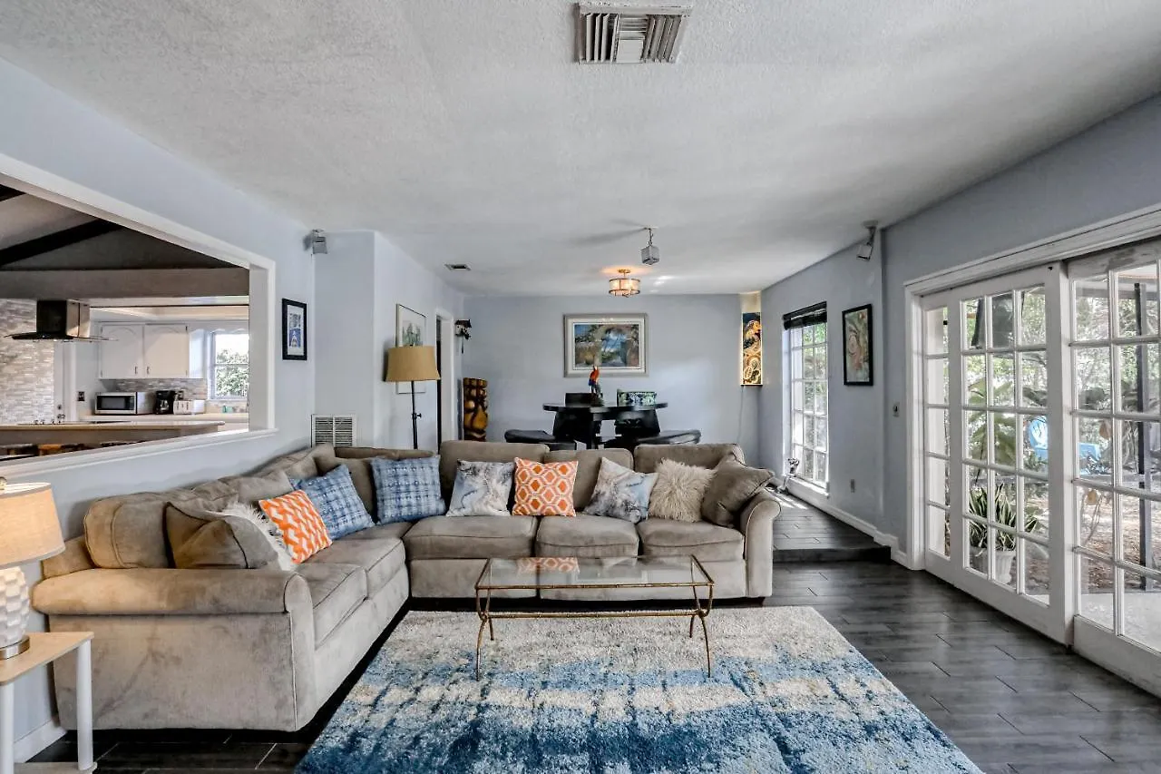 Cozy Canal Hideway Tampa 0*,