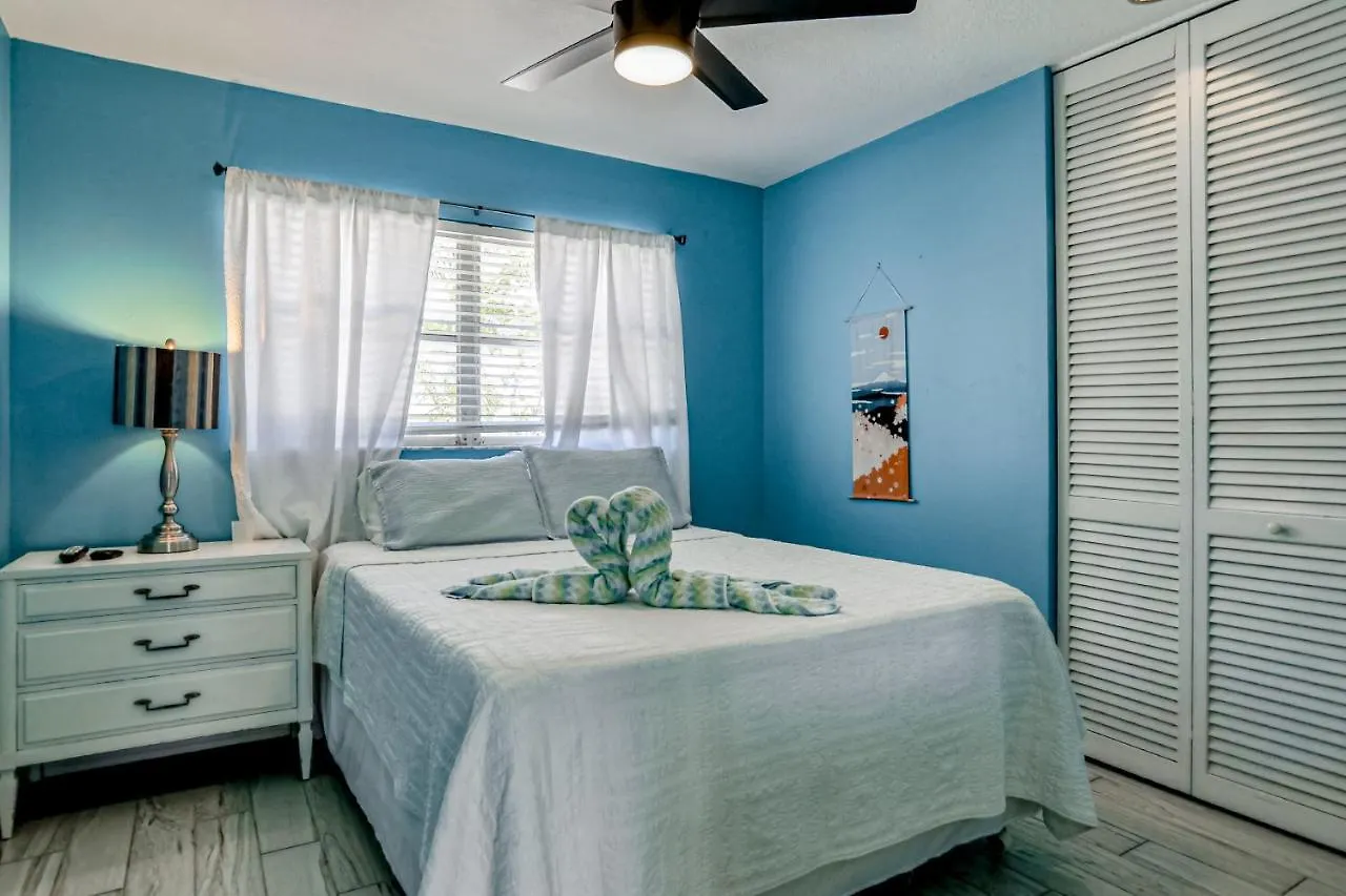 Cozy Canal Hideway Tampa